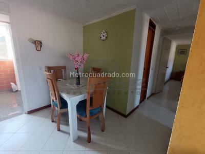 Apartamento en venta en Robledo, Medellín · foto 3 de 12