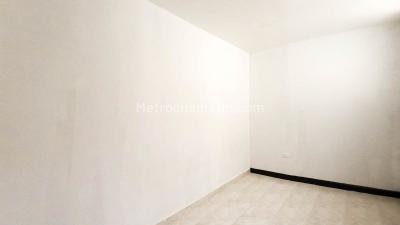 Apartamento de 4 alcobas en arriendo en Castilla, Medellín, 95 m² · foto 12 de 15
