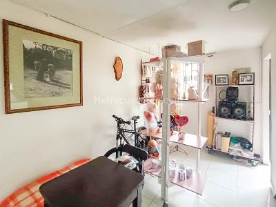 Casa de 3 alcobas en venta en Calasanz, Medellín, 64 m² · foto 2 de 20
