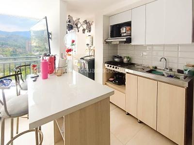 Apartamento de 3 alcobas en venta en Sabaneta, Sabaneta, 58 m² · foto 2 de 16