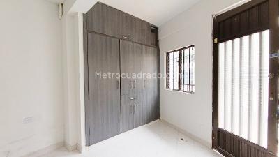 Apartaestudio en arriendo en La Floresta, Medellín, 37 m² · foto 3 de 9