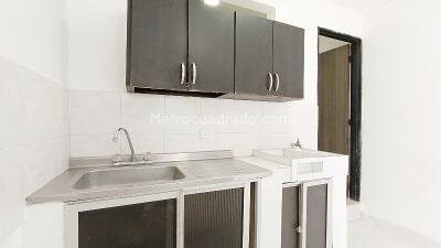 Apartaestudio en arriendo en La Floresta, Medellín, 37 m² · foto 5 de 9