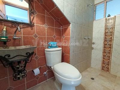 Casa de 3 alcobas en arriendo en La Floresta, Medellín, 120 m² · foto 4 de 20