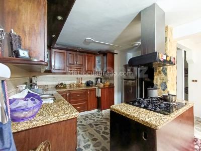 Casa de 3 alcobas en arriendo en La Floresta, Medellín, 120 m² · foto 7 de 20