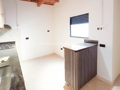 Apartaestudio en venta en Campo Valdes, Medellín, 33 m² · foto 3 de 7