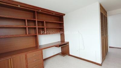 Apartamento de 3 alcobas en arriendo en El Velodromo, Medellín, 75 m² · foto 13 de 19