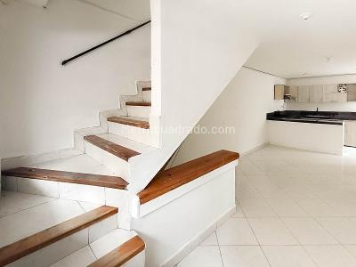 Casa de 5 alcobas en venta en Boyaca Las Brisas, Medellín, 84 m² · foto 2 de 20