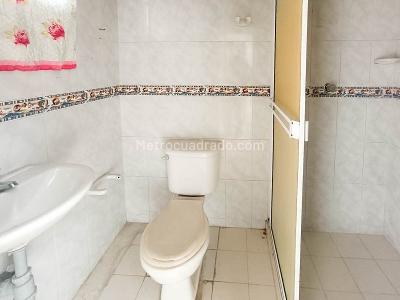 Casa de 5 alcobas en venta en Boyaca Las Brisas, Medellín, 84 m² · foto 17 de 20