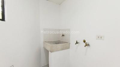 Apartamento de 3 alcobas en arriendo en La America, Medellín, 80 m² · foto 6 de 18