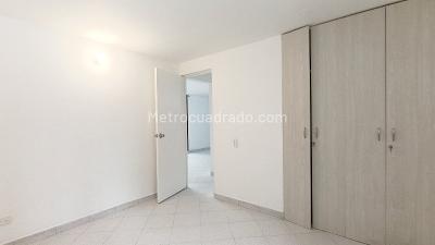 Apartamento de 3 alcobas en arriendo en La America, Medellín, 80 m² · foto 10 de 18
