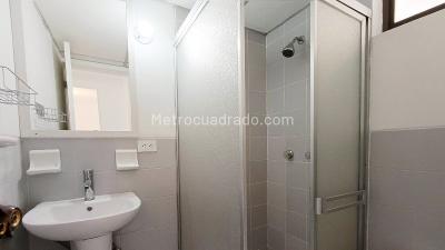 Apartamento de 3 alcobas en arriendo en La America, Medellín, 80 m² · foto 14 de 18