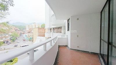 Apartamento de 3 alcobas en arriendo en La America, Medellín, 80 m² · foto 3 de 18