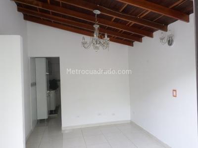 Apartamento de 2 alcobas en arriendo en San Javier El Departamento, Medellín, 70 m² · foto 2 de 8