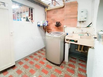 Casa de 5 alcobas en venta en San Javier, Medellín, 92 m² · foto 12 de 14