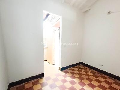 Casa de 2 alcobas en venta en La America, Medellín, 200 m² · foto 6 de 20