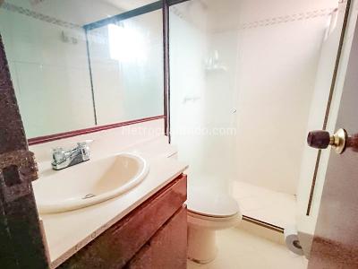 Apartamento de 3 alcobas en venta en Conquistadores, Medellín, 127 m² · foto 15 de 18