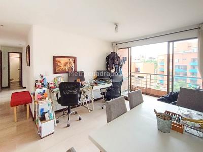 Apartamento de 3 alcobas en venta en Conquistadores, Medellín, 127 m² · foto 2 de 18