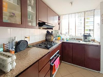 Apartamento de 3 alcobas en venta en Conquistadores, Medellín, 127 m² · foto 5 de 18