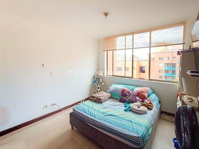 Apartamento de 3 alcobas en venta en Conquistadores, Medellín, 127 m² · foto 7 de 18