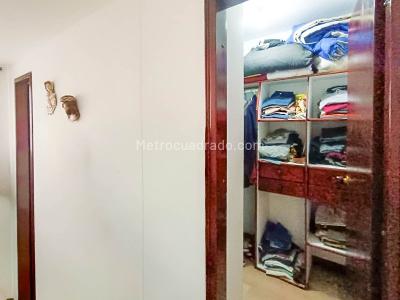 Apartamento de 3 alcobas en venta en Conquistadores, Medellín, 127 m² · foto 8 de 18