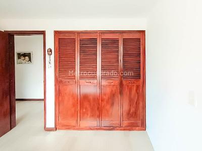Apartamento de 3 alcobas en venta en Conquistadores, Medellín, 127 m² · foto 9 de 18