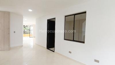 Apartamento en arriendo en La America, Medellín · foto 3 de 18