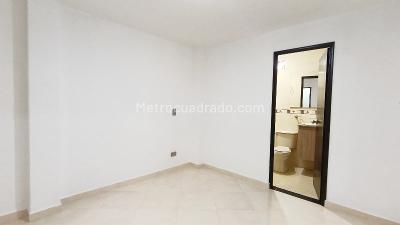 Apartamento en arriendo en La America, Medellín · foto 7 de 18