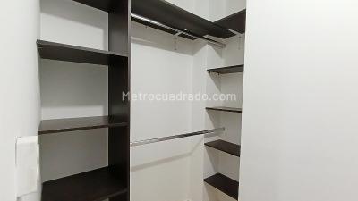 Apartamento en arriendo en La America, Medellín · foto 9 de 18