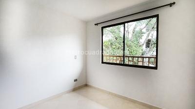 Apartamento en arriendo en La America, Medellín · foto 10 de 18