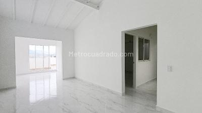 Apartamento de 3 alcobas en arriendo en La America, Medellín, 85 m² · foto 2 de 19