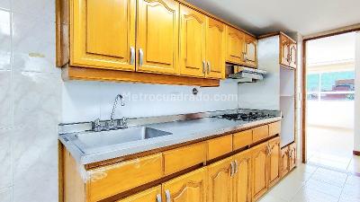 Apartamento de 3 alcobas en arriendo en Bolivariana, Medellín, 77 m² · foto 3 de 18