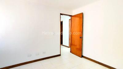 Apartamento de 3 alcobas en arriendo en Bolivariana, Medellín, 77 m² · foto 7 de 18
