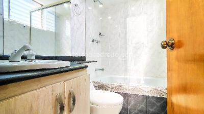 Apartamento de 3 alcobas en arriendo en Bolivariana, Medellín, 77 m² · foto 13 de 18