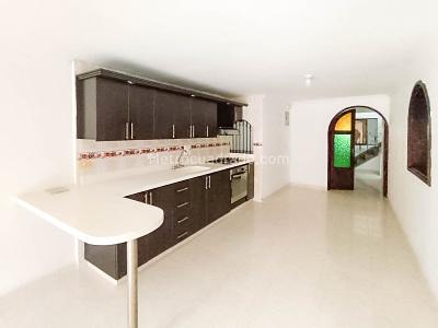 Casa de 5 alcobas en venta en Buenos Aires, Medellín, 199 m² · foto 2 de 14