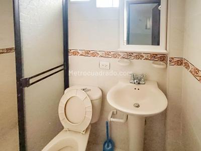 Casa de 5 alcobas en venta en Buenos Aires, Medellín, 199 m² · foto 11 de 14