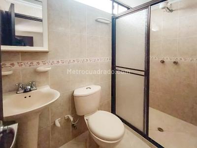 Casa de 5 alcobas en venta en Buenos Aires, Medellín, 199 m² · foto 12 de 14