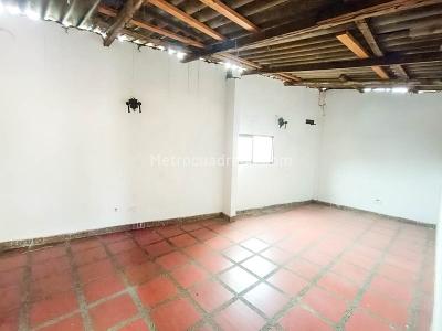 Casa de 5 alcobas en venta en Buenos Aires, Medellín, 199 m² · foto 13 de 14