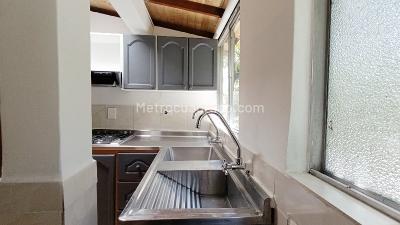 Apartamento de 2 alcobas en arriendo en La America, Medellín, 50 m² · foto 7 de 11
