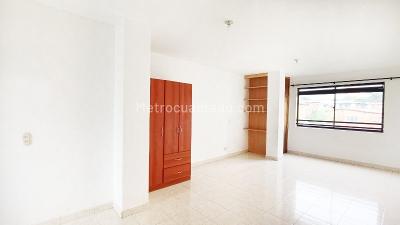 Apartaestudio en arriendo en La Floresta, Medellín, 40 m² · foto 2 de 8