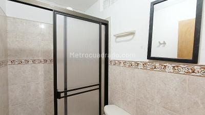 Apartaestudio en arriendo en La Floresta, Medellín, 40 m² · foto 8 de 8