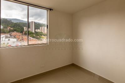 Apartamento en venta en La Milagrosa, Medellín · foto 7 de 10