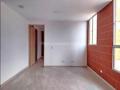 Apartamento de 1 alcoba en venta en Bello, Bello, 36 m² · foto 4 de 11