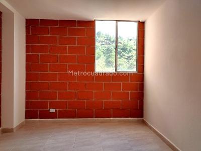 Apartamento de 1 alcoba en venta en Bello, Bello, 36 m² · foto 8 de 11