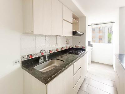 Apartamento de 3 alcobas en venta en Sabaneta, Sabaneta, 58 m² · foto 5 de 14