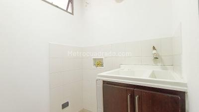 Apartamento de 3 alcobas en arriendo en Florida Nueva, Medellín, 75 m² · foto 14 de 20