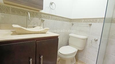Apartamento de 3 alcobas en arriendo en Florida Nueva, Medellín, 75 m² · foto 16 de 20