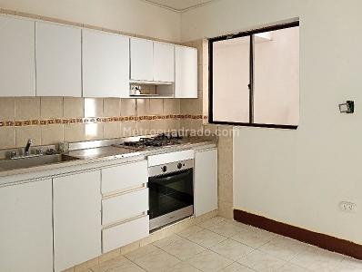 Casa de 4 alcobas en arriendo en America Niza, Medellín, 210 m² · foto 4 de 20