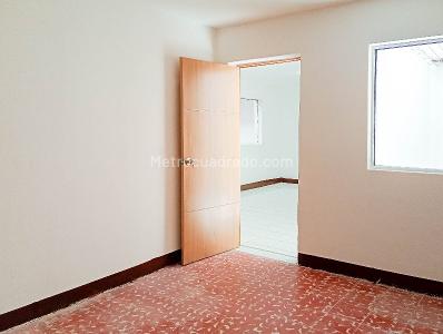 Casa de 4 alcobas en arriendo en America Niza, Medellín, 210 m² · foto 10 de 20