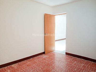 Casa de 4 alcobas en arriendo en America Niza, Medellín, 210 m² · foto 12 de 20