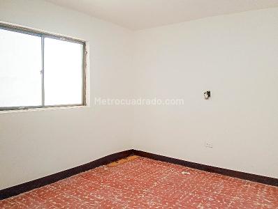 Casa de 4 alcobas en arriendo en America Niza, Medellín, 210 m² · foto 13 de 20